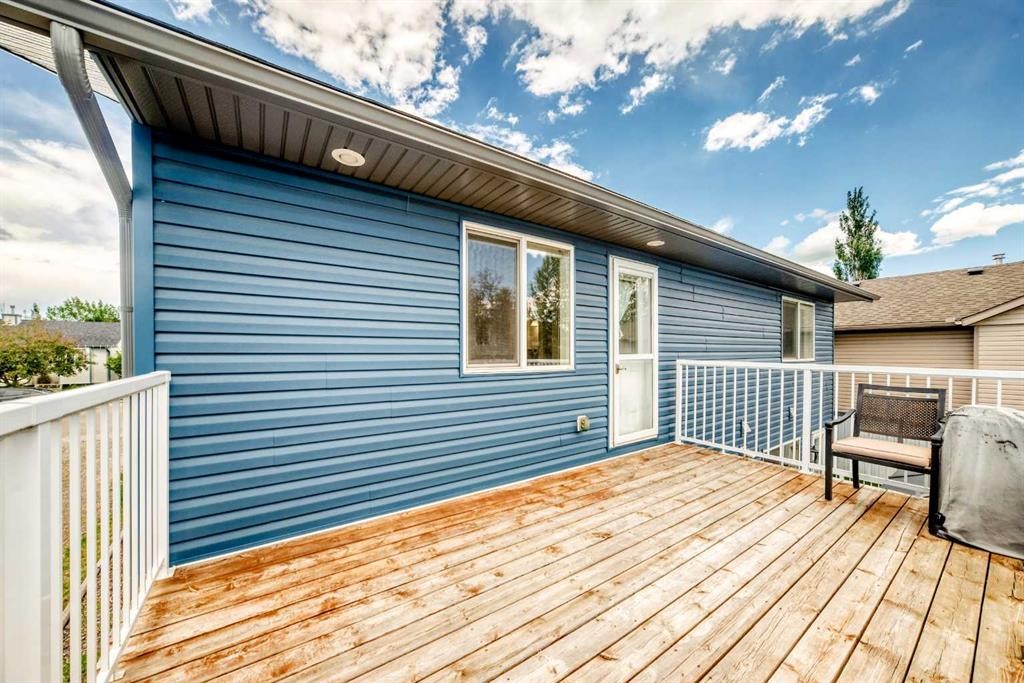 4 Strathford Place, Strathmore, AB