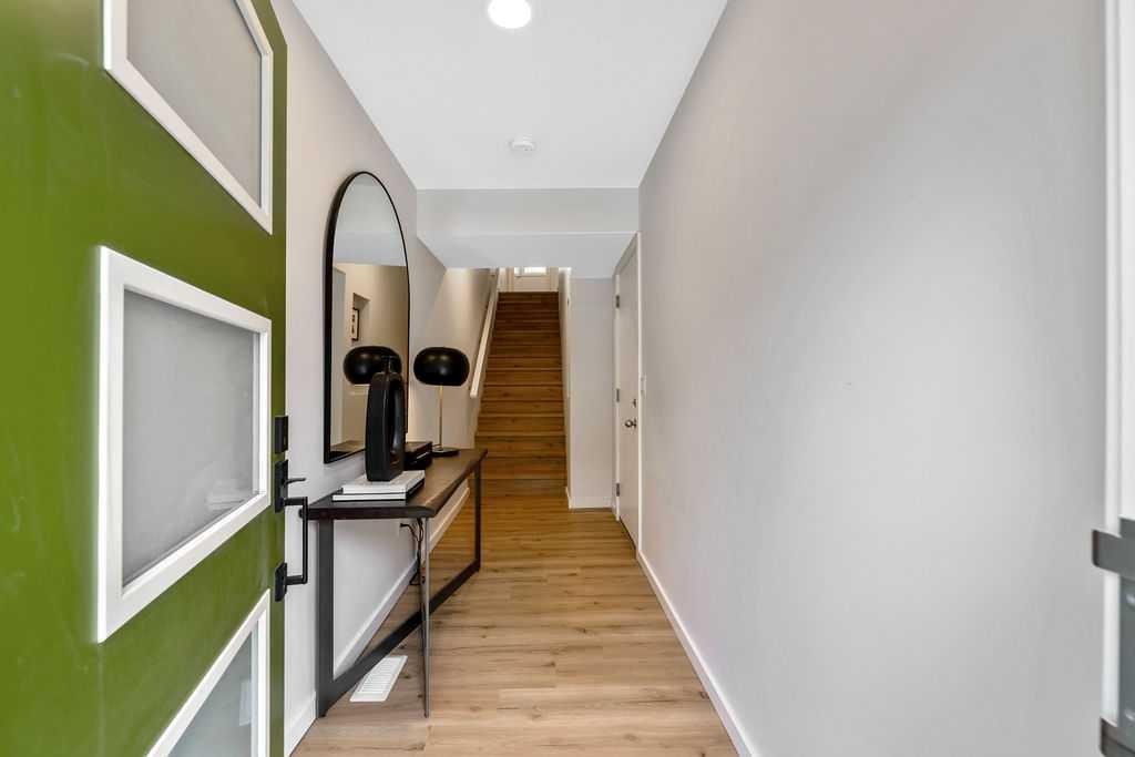 86 Spring Willow Close Sw, Calgary, AB - Indoor