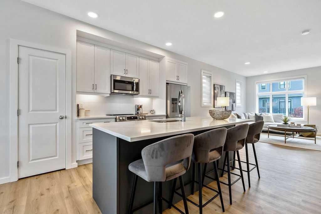 86 Spring Willow Close Sw, Calgary, AB - Indoor Photo Showing Kitchen With Upgraded Kitchen
