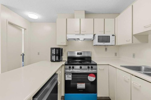 3400-2422 Edenwold Heights NW Calgary, AB T3A 0Y2