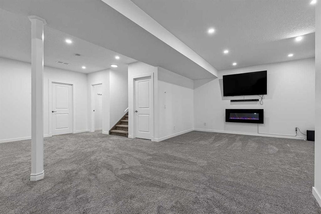 35 Copperleaf Crescent Se, Calgary, AB