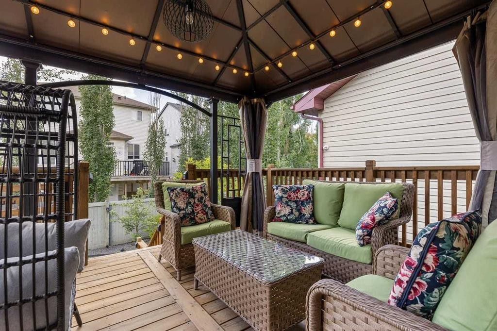 35 Copperleaf Crescent Se, Calgary, AB