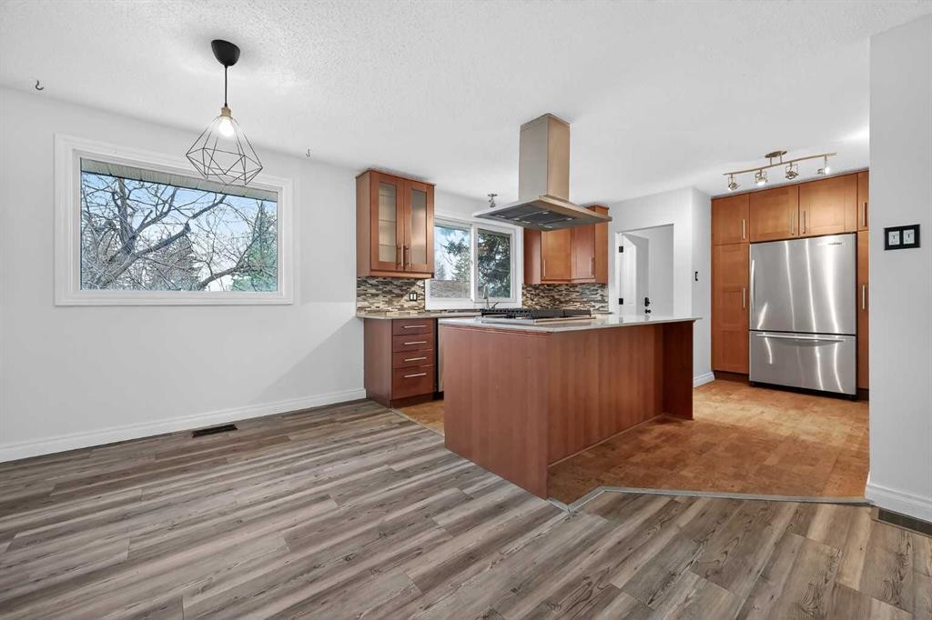 81 Westminster Drive Sw, Calgary, AB - Outdoor