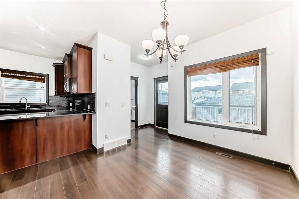 17 Redstone Common Ne, Calgary, AB - Indoor Photo Showing Kitchen