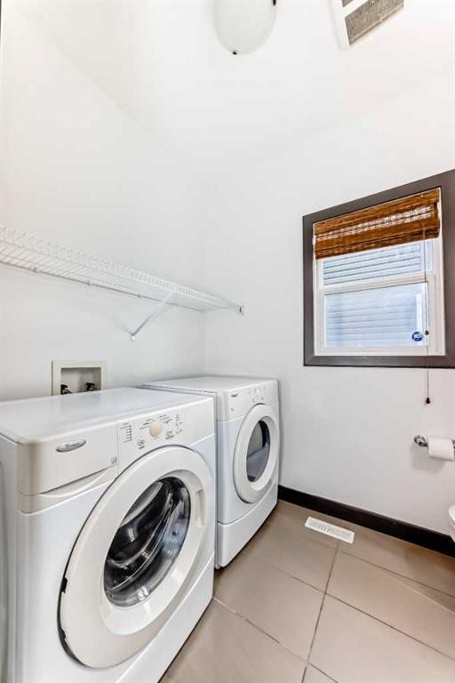 17 Redstone Common Ne, Calgary, AB - Indoor Photo Showing Laundry Room