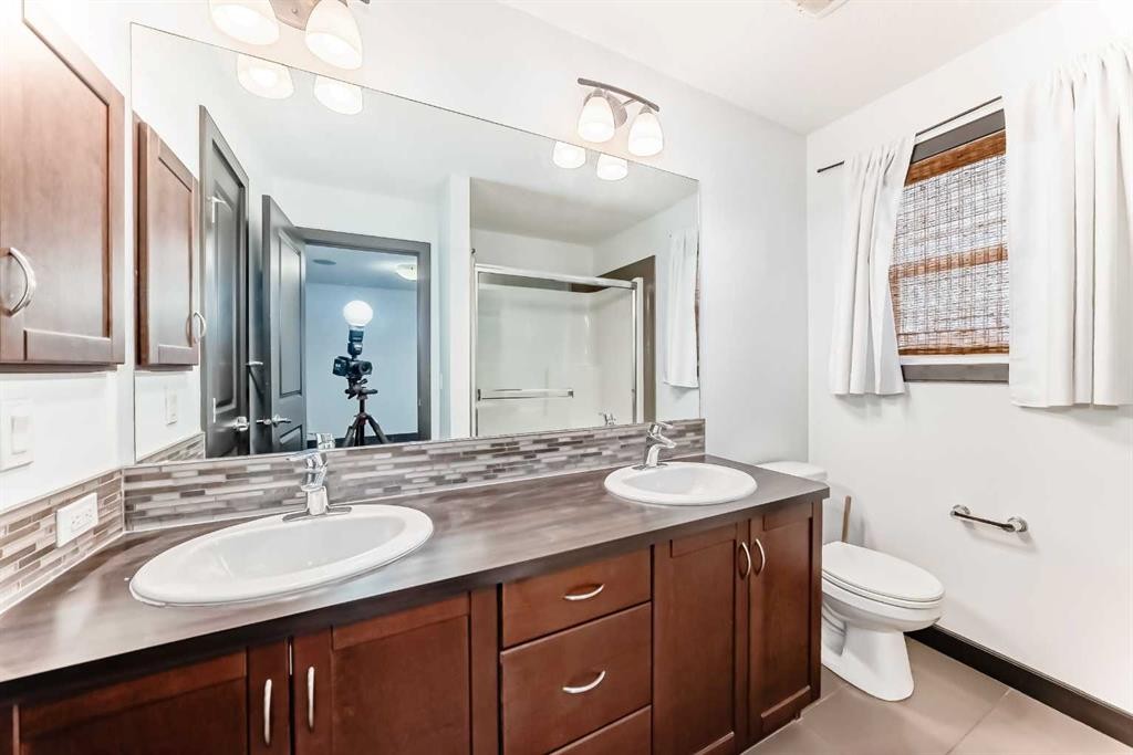 17 Redstone Common Ne, Calgary, AB - Indoor Photo Showing Bathroom