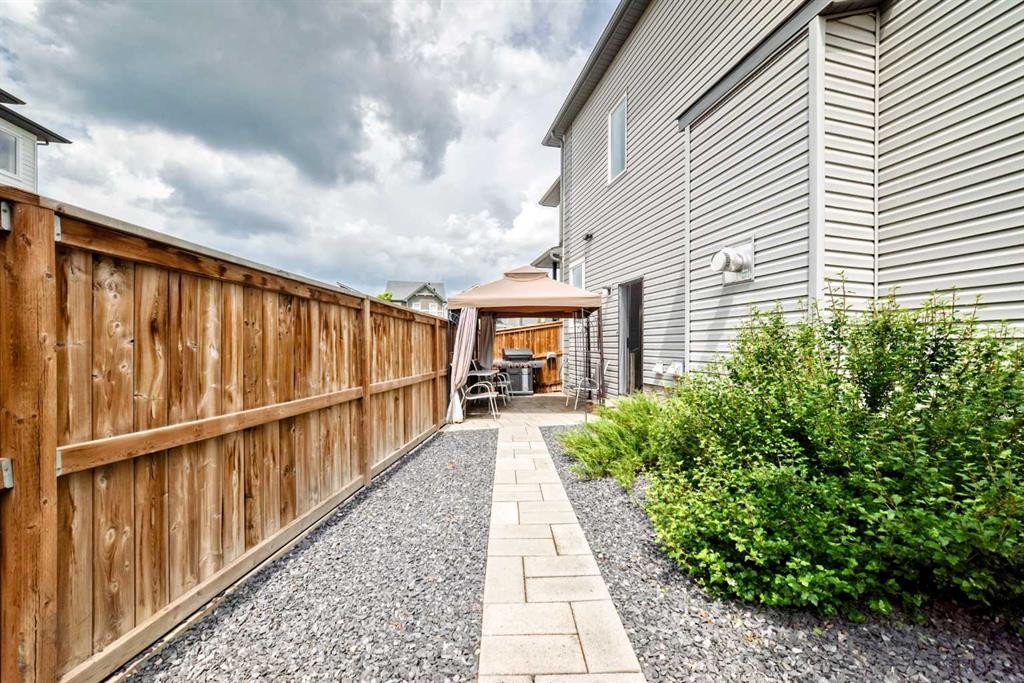 41 Walcrest Way Se, Calgary, AB