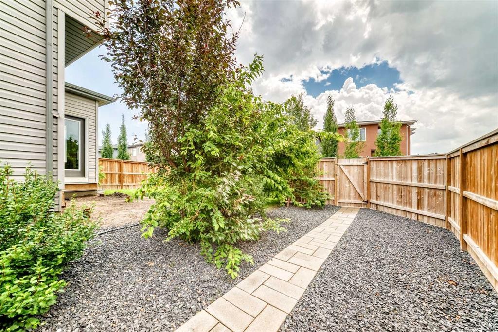 41 Walcrest Way Se, Calgary, AB