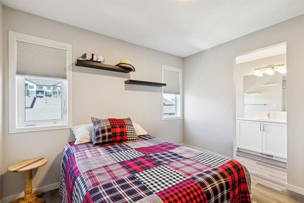 93 Wolf Gate, Okotoks, AB