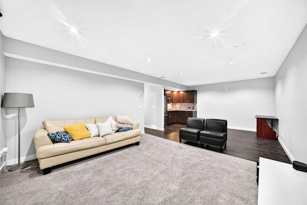 325 Evanspark Gardens Nw, Calgary, AB