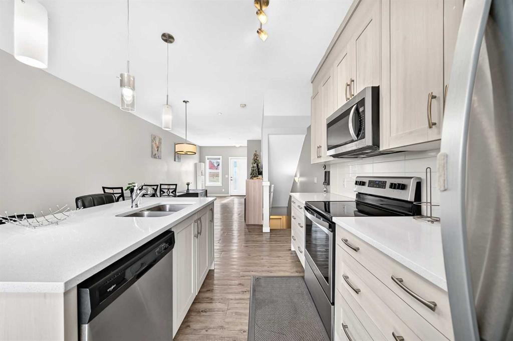 193 Livingston Common Ne, Calgary, AB