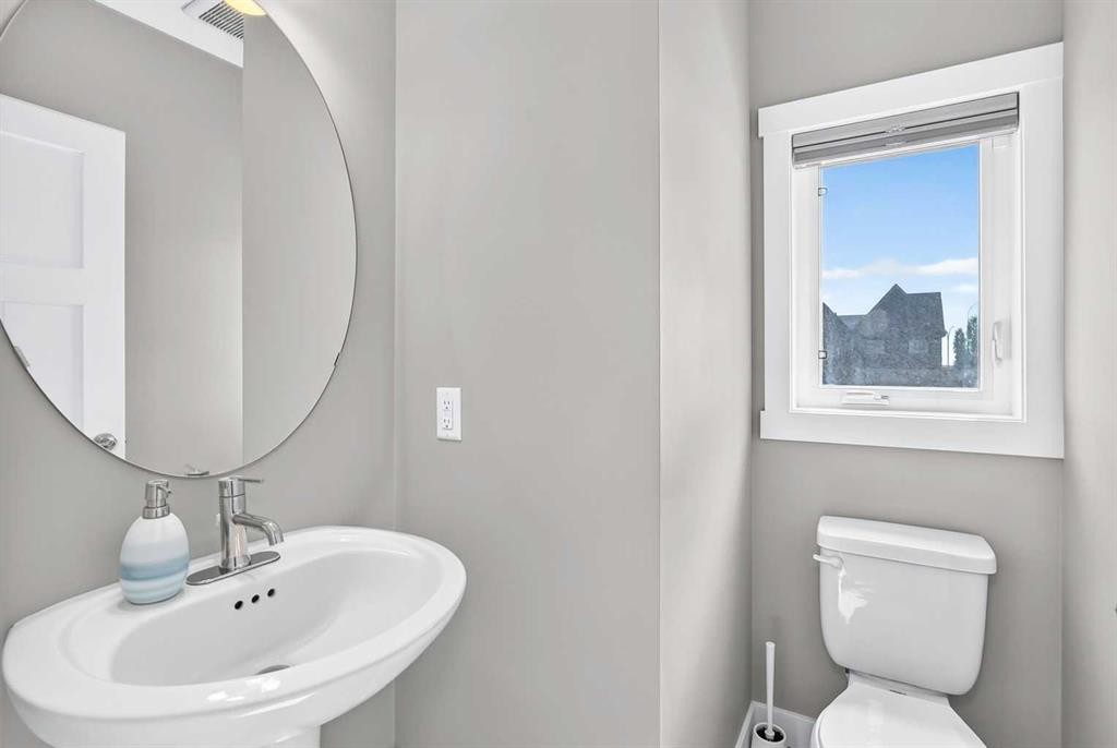 193 Livingston Common Ne, Calgary, AB