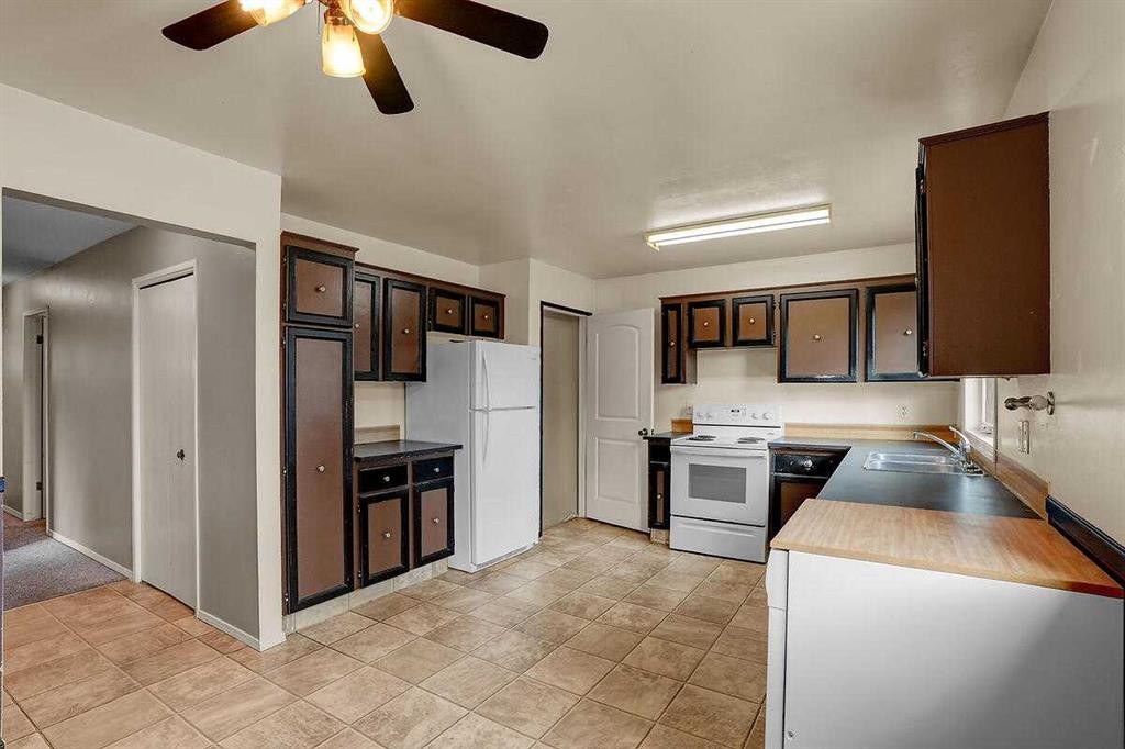 151 Midlawn Close Se, Calgary, AB