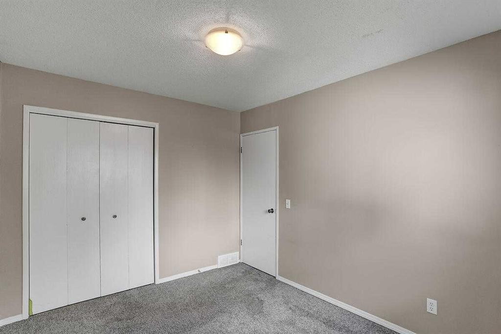 151 Midlawn Close Se, Calgary, AB