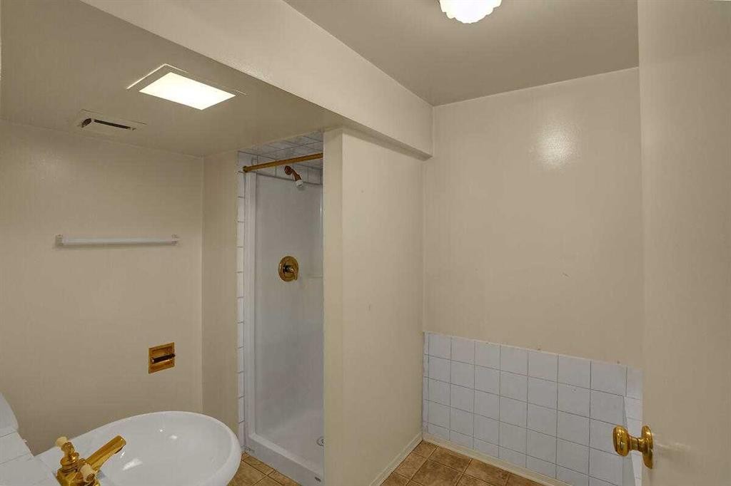 151 Midlawn Close Se, Calgary, AB