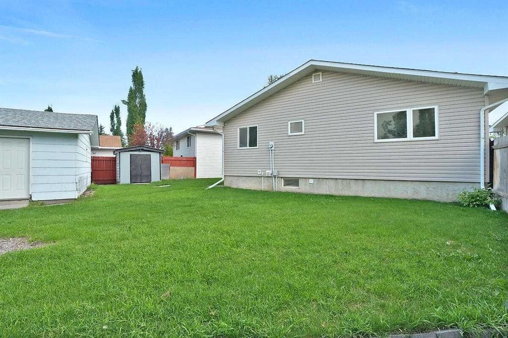 151 Midlawn Close Se, Calgary, AB