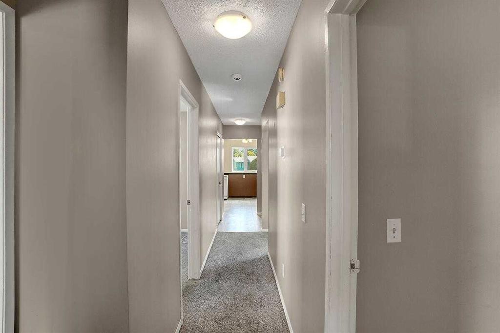 151 Midlawn Close Se, Calgary, AB