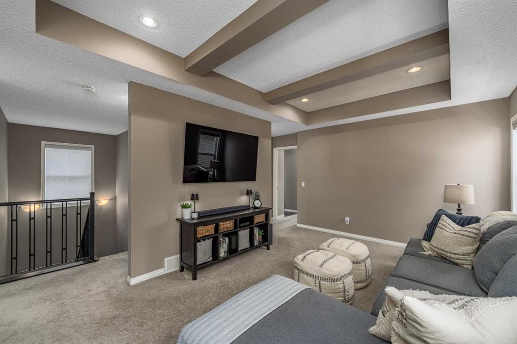 220 Copperpond Green Se, Calgary, AB - Indoor