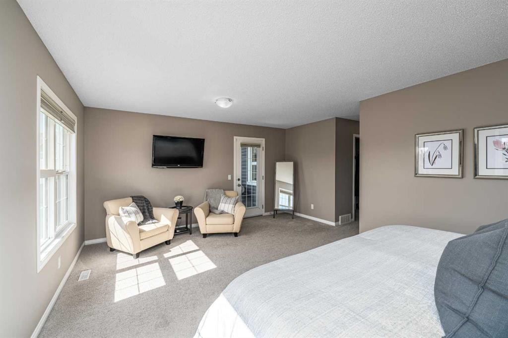 220 Copperpond Green Se, Calgary, AB - Indoor Photo Showing Bedroom