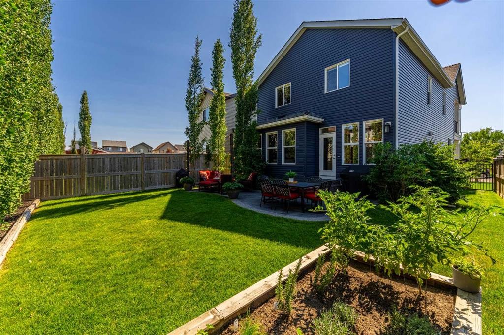 220 Copperpond Green Se, Calgary, AB - Outdoor