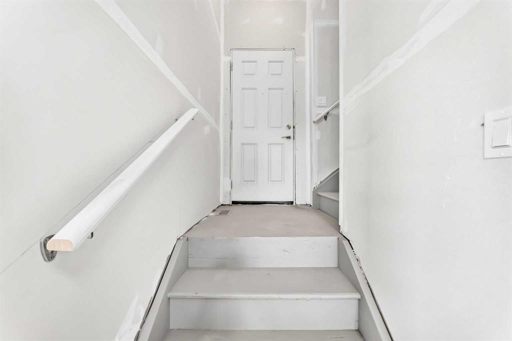 171 Corner Glen Grove Ne, Calgary, AB