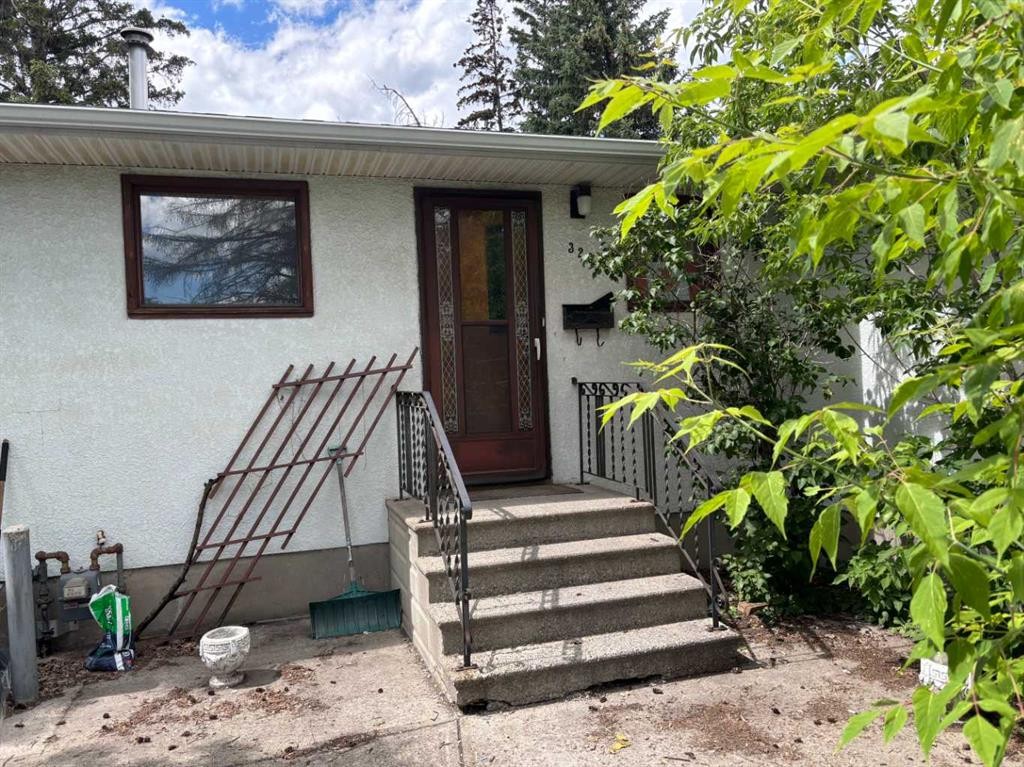3207 Castle Road Nw, Calgary, AB