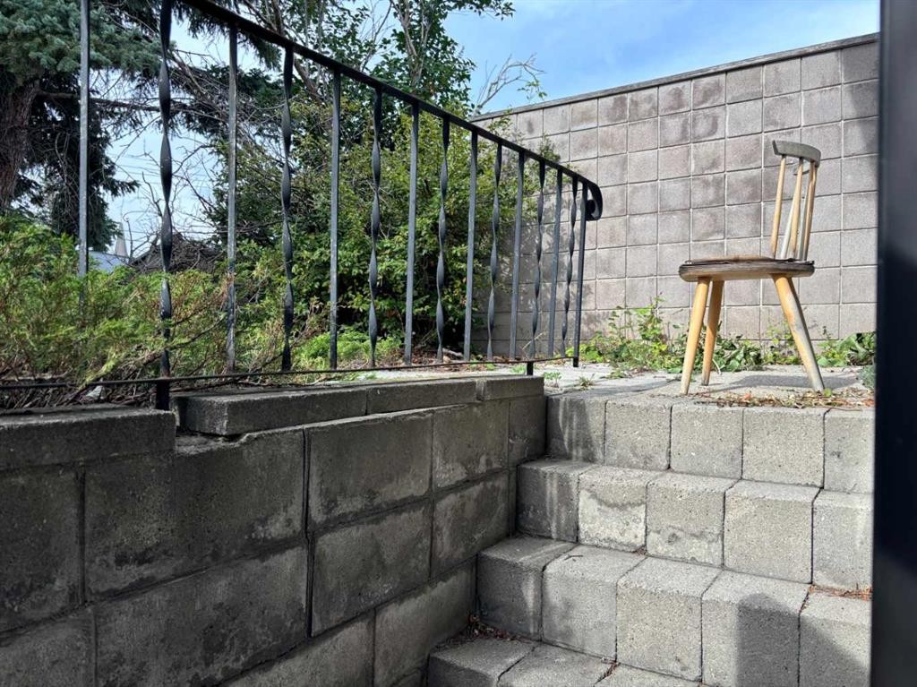 3207 Castle Road Nw, Calgary, AB