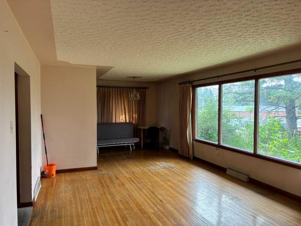 3207 Castle Road Nw, Calgary, AB