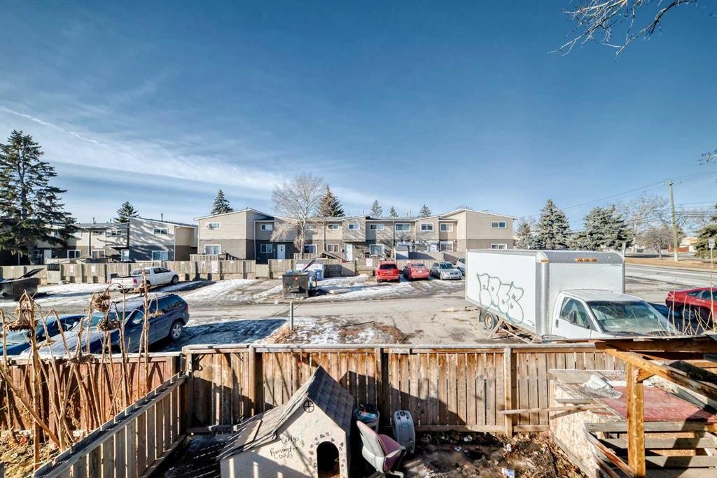 D-903 44 Street Se, Calgary, AB