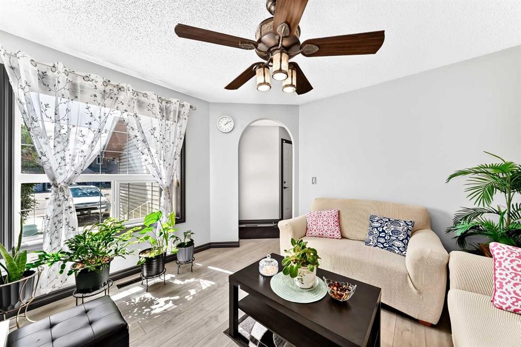 283 Applestone Park Se, Calgary, AB