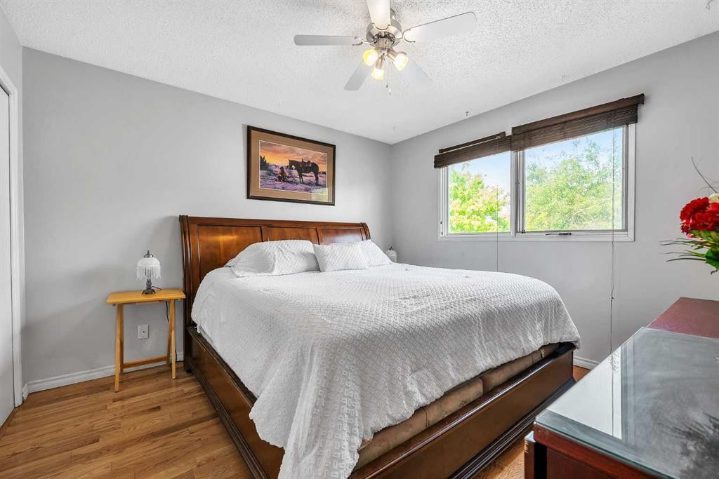 215 Erin Woods Drive Se, Calgary, AB - Indoor Photo Showing Bedroom