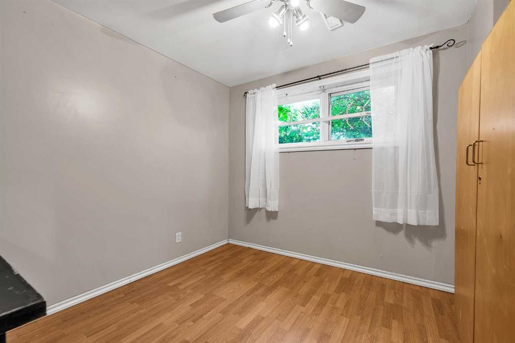 215 Erin Woods Drive Se, Calgary, AB - Indoor Photo Showing Other Room