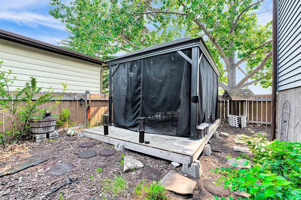 215 Erin Woods Drive Se, Calgary, AB - Outdoor With Deck Patio Veranda