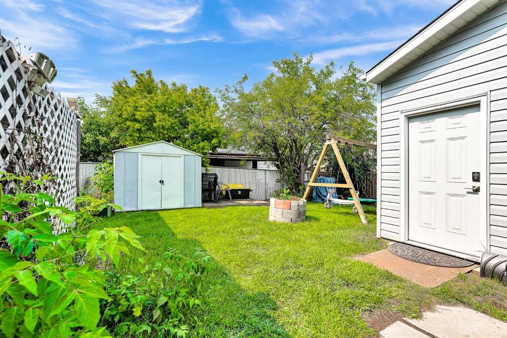 215 Erin Woods Drive Se, Calgary, AB - Outdoor