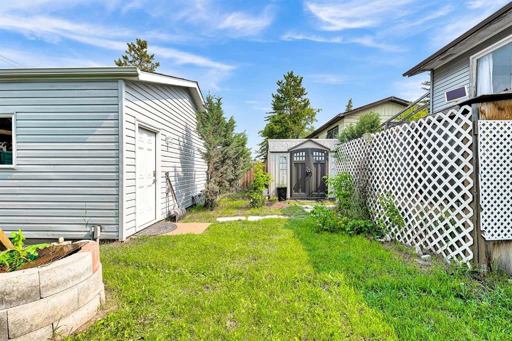 215 Erin Woods Drive Se, Calgary, AB - Outdoor With Deck Patio Veranda