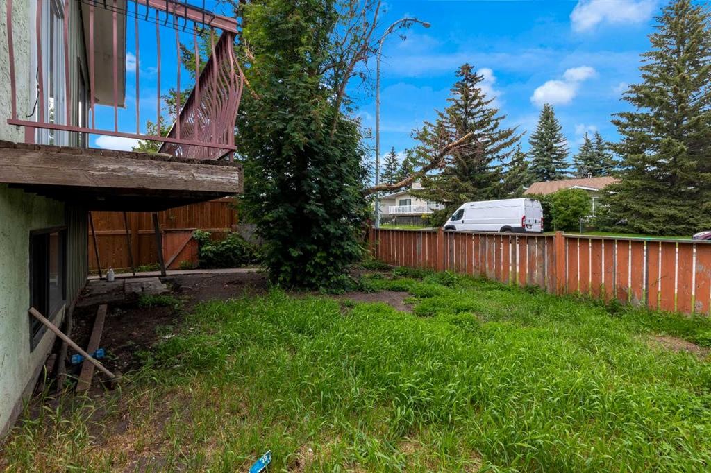 4347 70 Street Nw, Calgary, AB