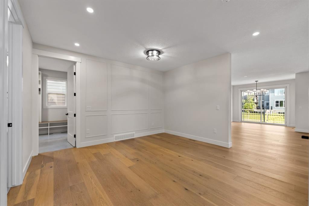39 South Shore Road, Chestermere, AB - Indoor Photo Showing Other Room