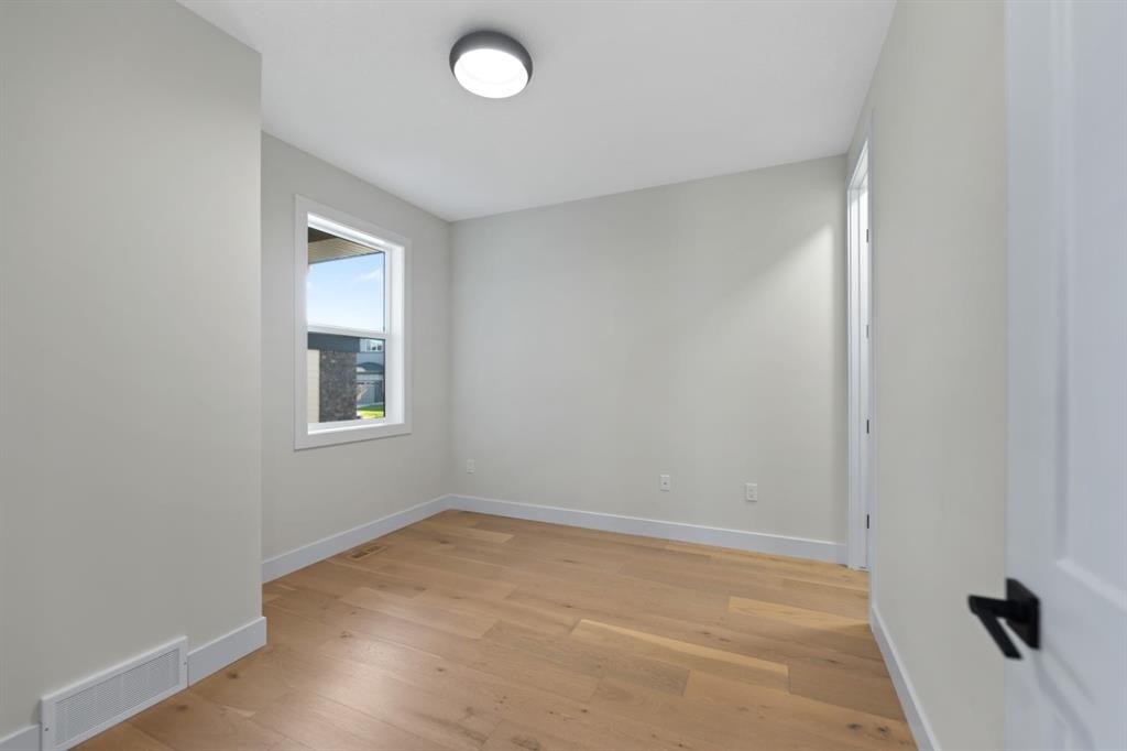 39 South Shore Road, Chestermere, AB - Indoor Photo Showing Other Room