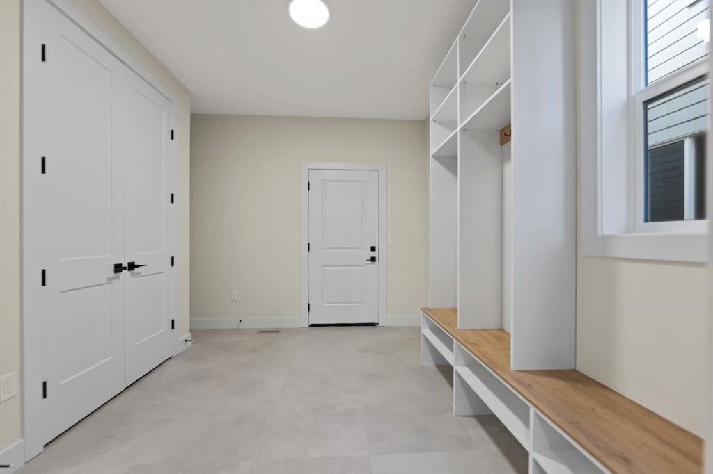 39 South Shore Road, Chestermere, AB - Indoor Photo Showing Other Room