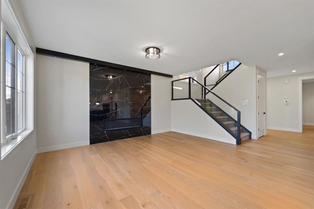39 South Shore Road, Chestermere, AB - Indoor Photo Showing Other Room