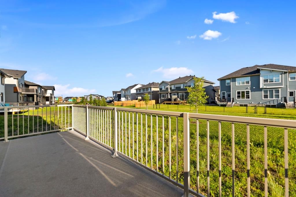 39 South Shore Road, Chestermere, AB - Outdoor