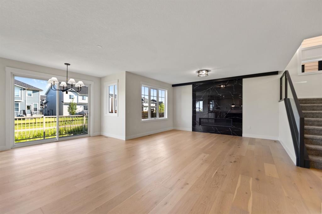 39 South Shore Road, Chestermere, AB - Indoor Photo Showing Living Room