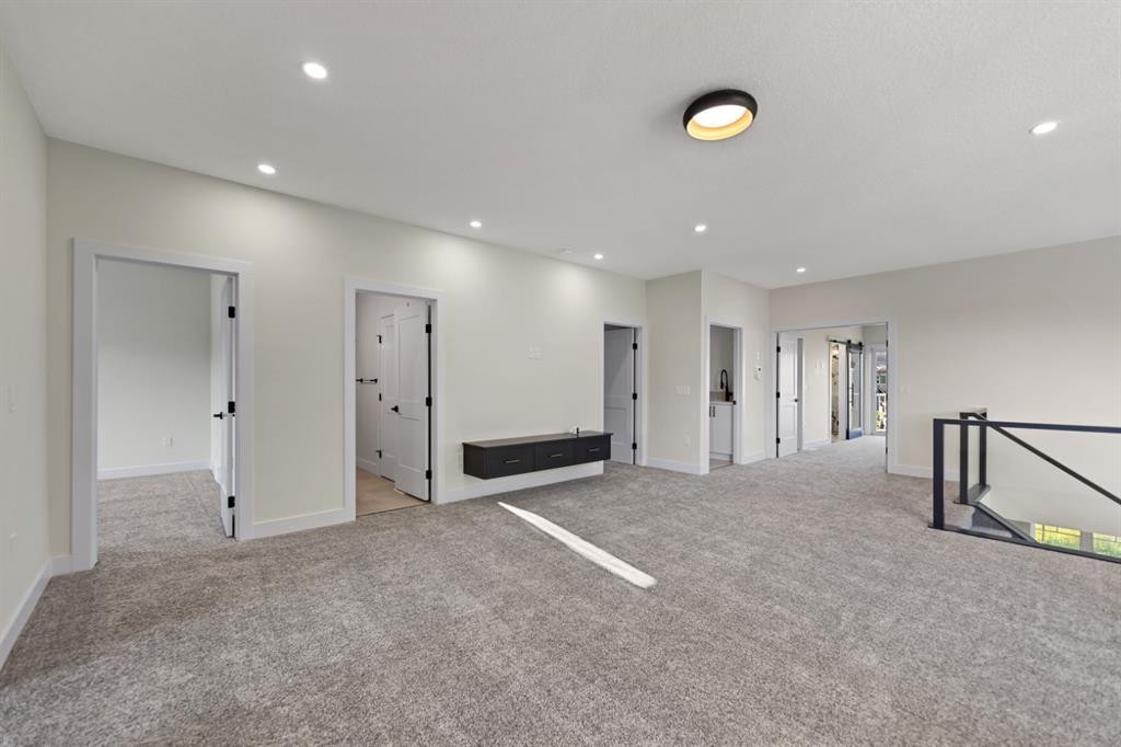 39 South Shore Road, Chestermere, AB - Indoor Photo Showing Other Room