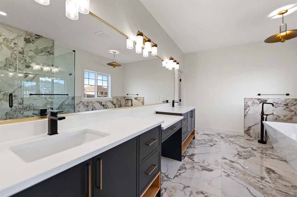 39 South Shore Road, Chestermere, AB - Indoor Photo Showing Bathroom