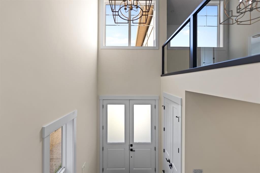 39 South Shore Road, Chestermere, AB - Indoor Photo Showing Other Room