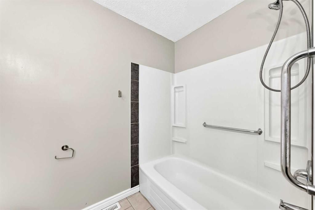 641 Whitewood Road Ne, Calgary, AB