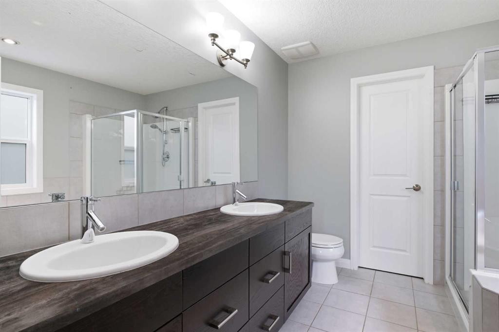 117 Auburn Glen Drive Se, Calgary, AB - Indoor Photo Showing Bathroom