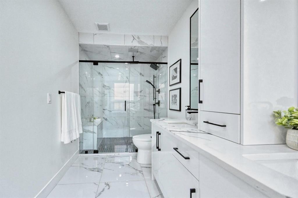 941 West Chestermere Drive, Chestermere, AB