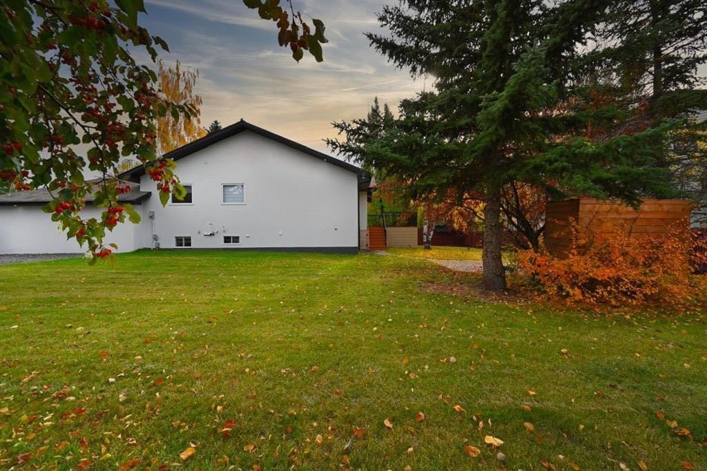 941 West Chestermere Drive, Chestermere, AB