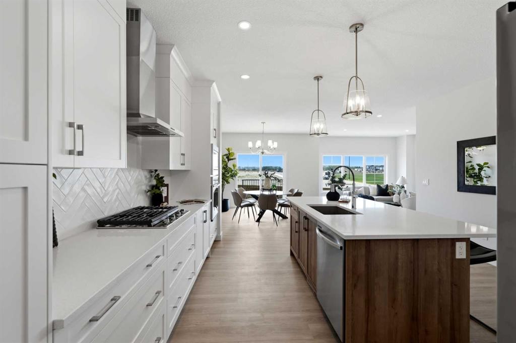 7 Verdure Gate Sw, Calgary, AB - Indoor Photo Showing Kitchen With Upgraded Kitchen